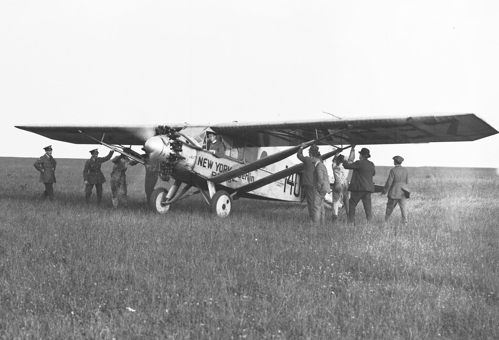 1927: Atlantic flight